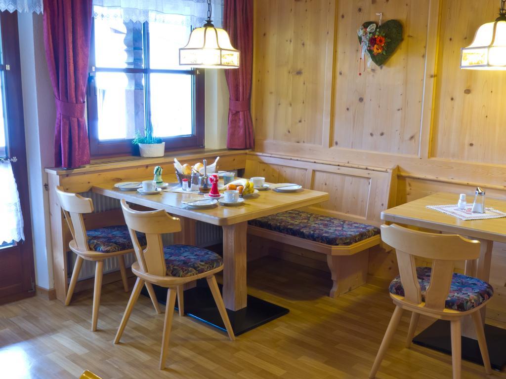 Haus Dorfplatz Otel Galtür Dış mekan fotoğraf